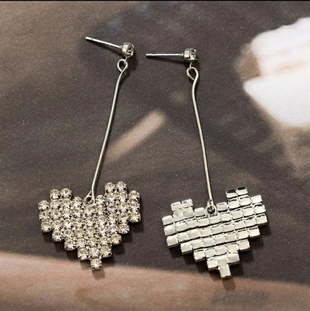 Beautiful Rhinestone Heart Earrings🍇🍇🍇🍇🍇 - Picture 6 of 11